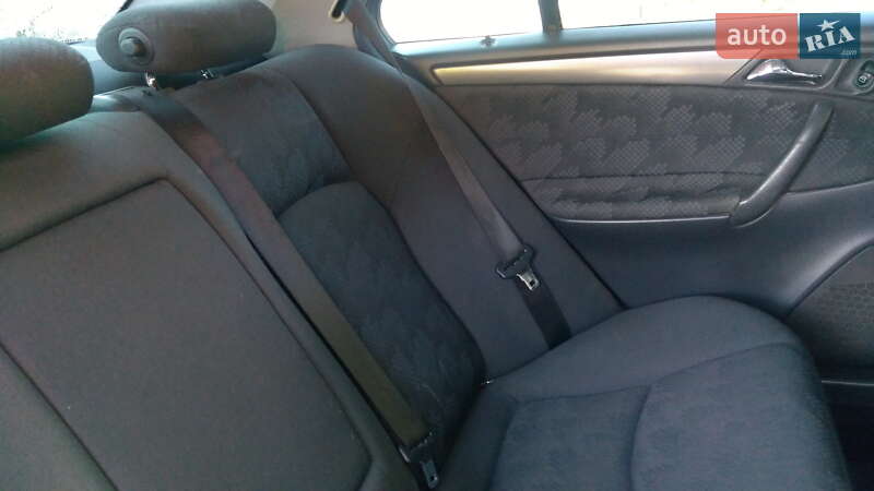 Седан Mercedes-Benz C-Class 2002 в Одесі