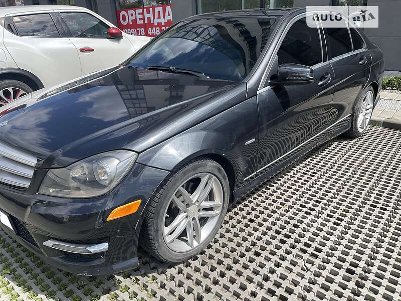 Седан Mercedes-Benz C-Class 2011 в Львове