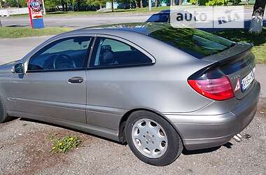 Купе Mercedes-Benz C-Class 2004 в 