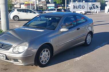 Купе Mercedes-Benz C-Class 2004 в 