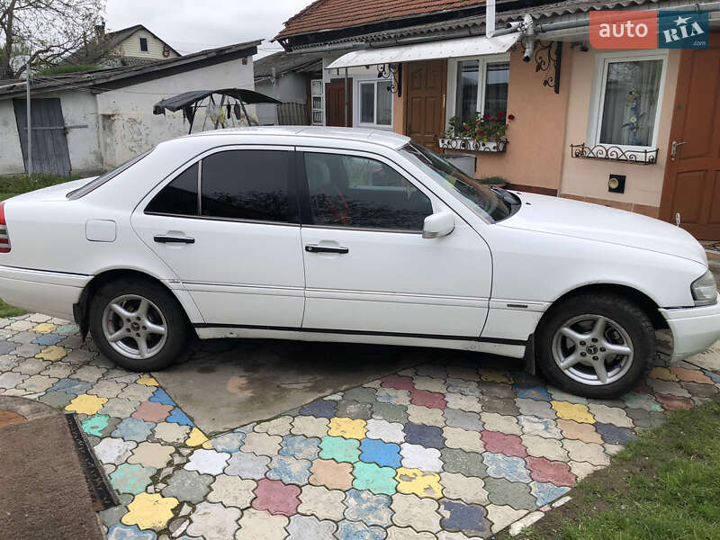 Седан Mercedes-Benz C-Class 1994 в Ивано-Франковске