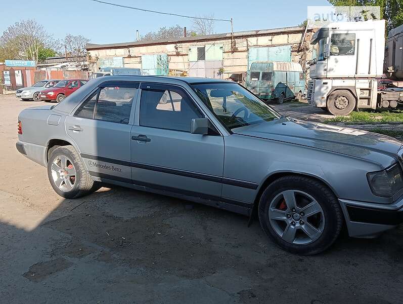 Седан Mercedes-Benz C-Class 1988 в Одессе