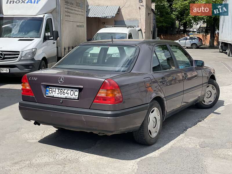 Седан Mercedes-Benz C-Class 1994 в Одессе