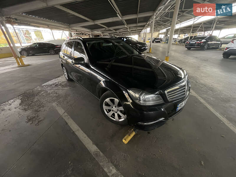 Універсал Mercedes-Benz C-Class 2013 в Вінниці