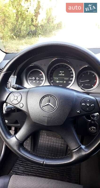 Седан Mercedes-Benz C-Class 2010 в Смілі