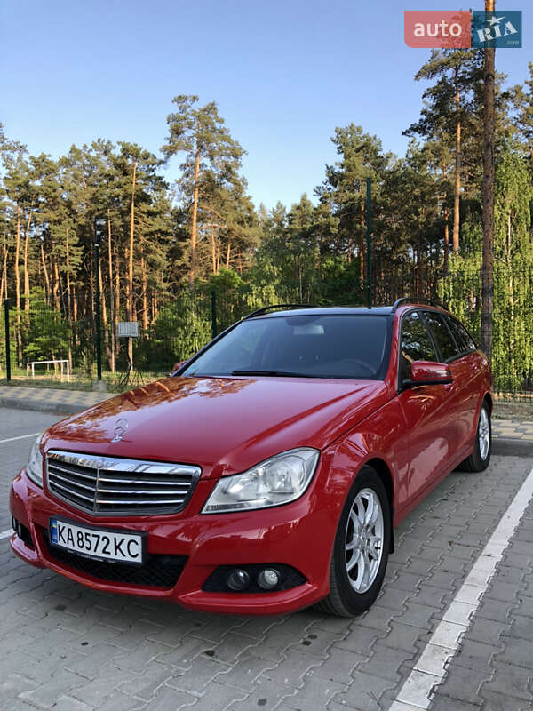 Универсал Mercedes-Benz C-Class 2013 в Киеве