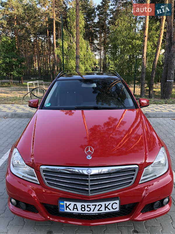 Универсал Mercedes-Benz C-Class 2013 в Киеве