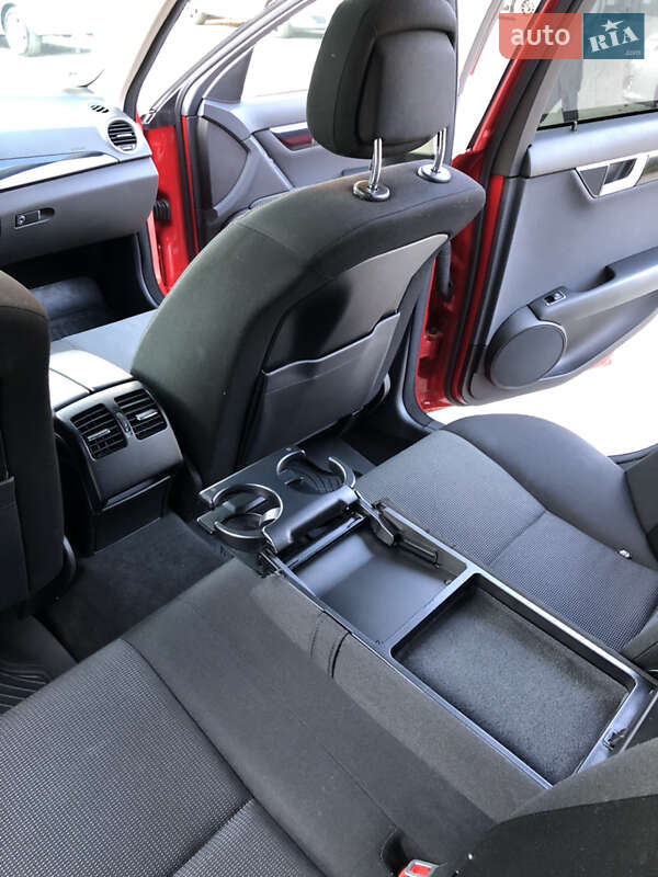 Универсал Mercedes-Benz C-Class 2013 в Киеве