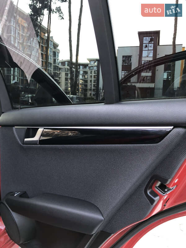 Универсал Mercedes-Benz C-Class 2013 в Киеве