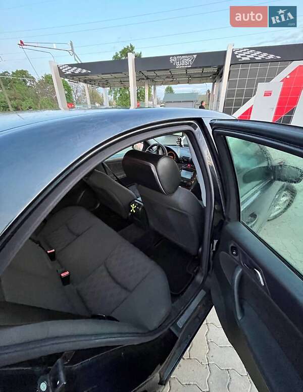 Седан Mercedes-Benz C-Class 2003 в Стрые фото 5 Седан Mercedes-Benz C-Class 2003 в Стрые