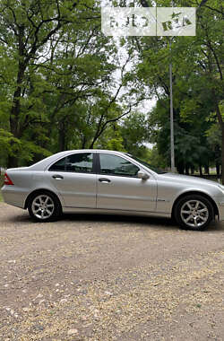 Седан Mercedes-Benz C-Class 2004 в Кривому Розі