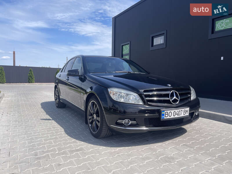 Седан Mercedes-Benz C-Class 2010 в Тернополі