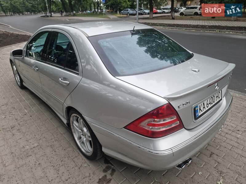 Седан Mercedes-Benz C-Class 2005 в Киеве