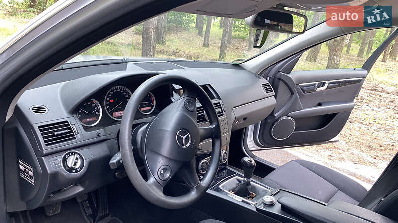 Универсал Mercedes-Benz C-Class 2009 в Полтаве