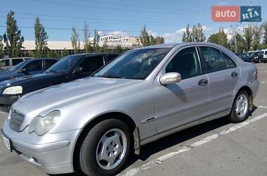 Седан Mercedes-Benz C-Class 2001 в Киеве