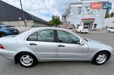 Седан Mercedes-Benz C-Class 2001 в Киеве