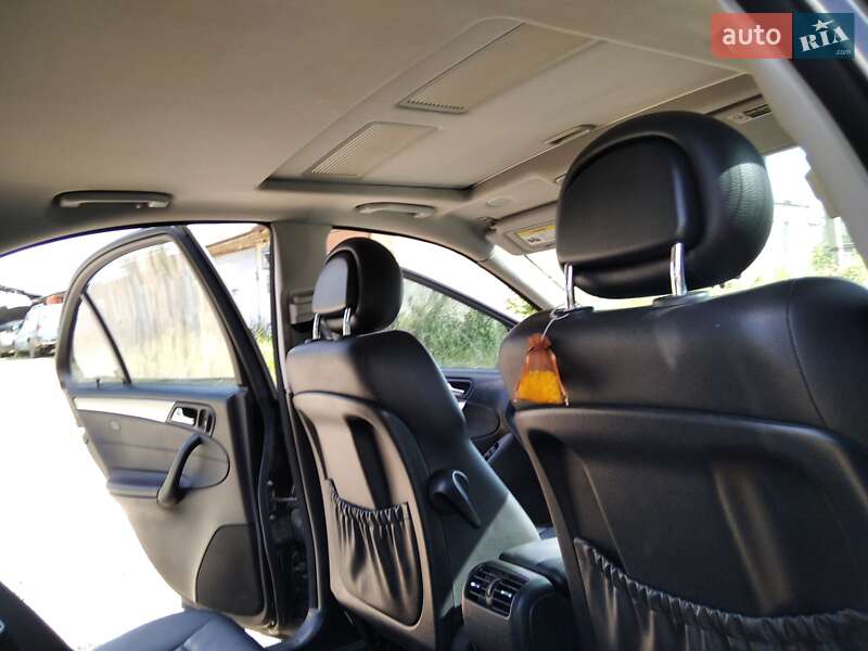 Седан Mercedes-Benz C-Class 2005 в Бориславі