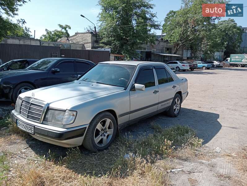 Седан Mercedes-Benz C-Class 1988 в Одессе
