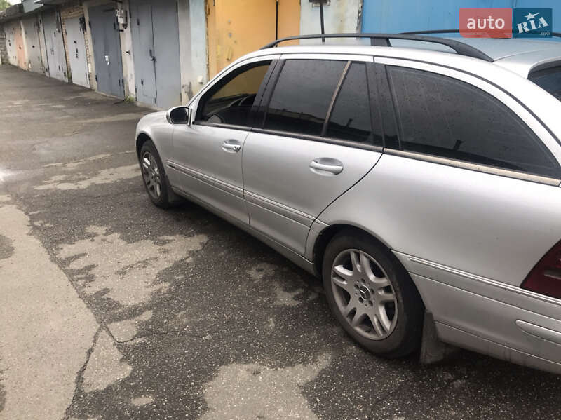 Универсал Mercedes-Benz C-Class 2001 в Киеве