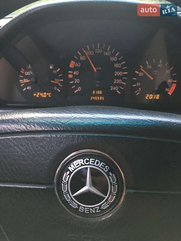 Седан Mercedes-Benz C-Class 1995 в Хмельницком