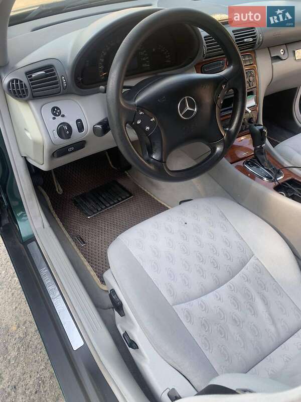 Седан Mercedes-Benz C-Class 2000 в Запорожье