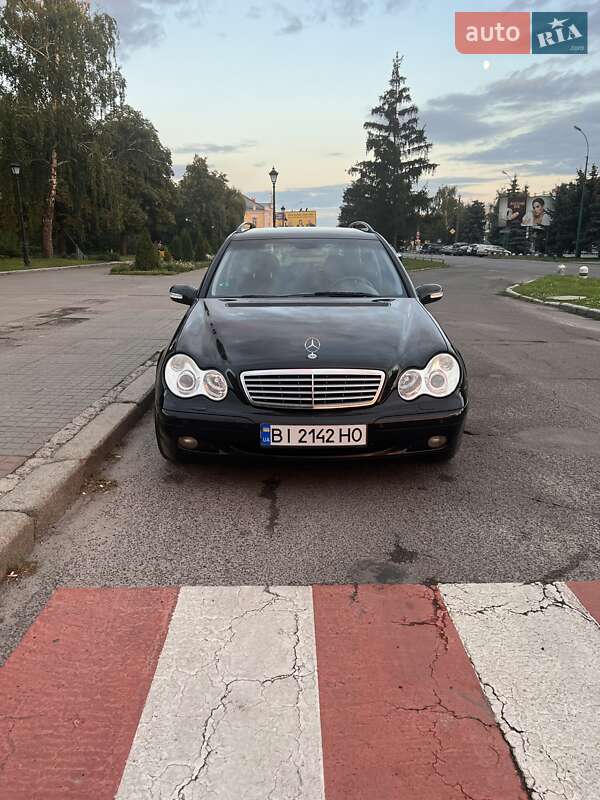Универсал Mercedes-Benz C-Class 2003 в Миргороде