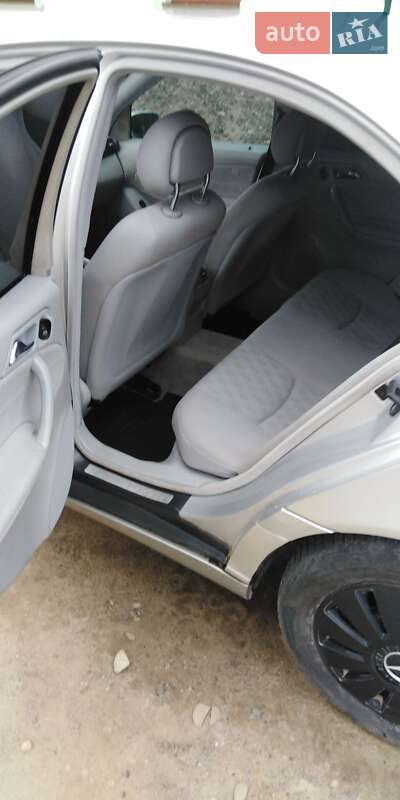 Седан Mercedes-Benz C-Class 2002 в Черновцах фото 6 Седан Mercedes-Benz C-Class 2002 в Черновцах