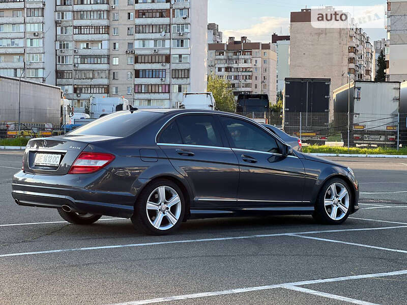 Седан Mercedes-Benz C-Class 2010 в Киеве