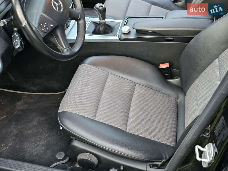 Універсал Mercedes-Benz C-Class 2009 в Ужгороді фото 12 Універсал Mercedes-Benz C-Class 2009 в Ужгороді