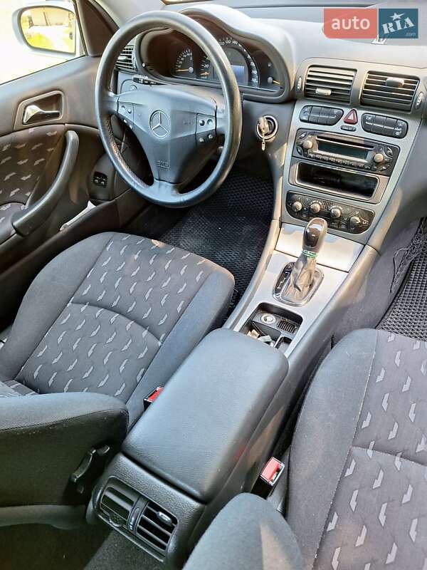 Купе Mercedes-Benz C-Class 2002 в Житомире