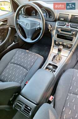 Купе Mercedes-Benz C-Class 2002 в 