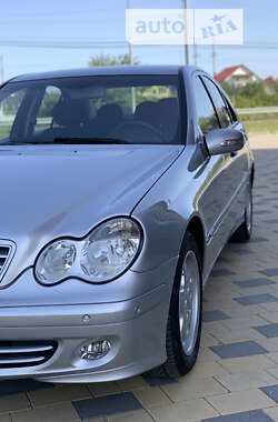 Седан Mercedes-Benz C-Class 2004 в 