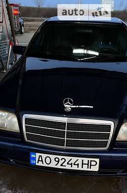 Седан Mercedes-Benz C-Class 2000 в Ужгороде