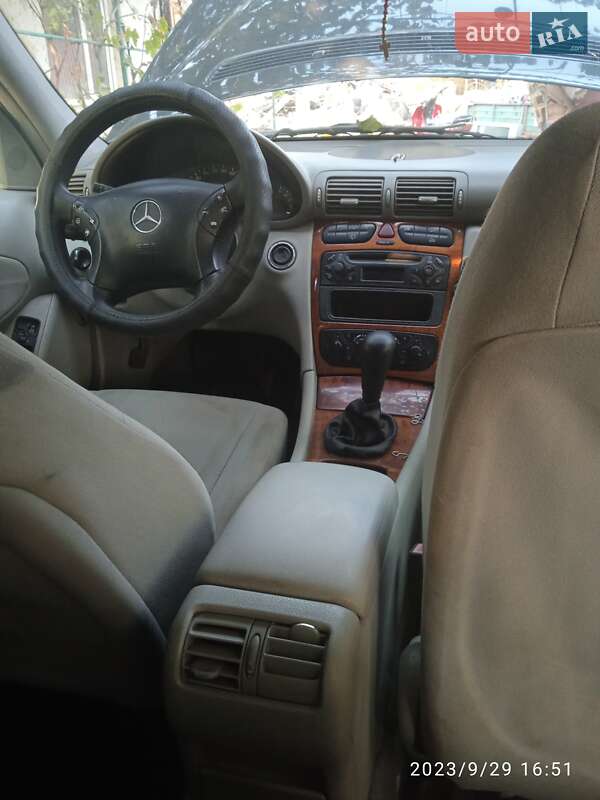 Универсал Mercedes-Benz C-Class 2002 в Овидиополе