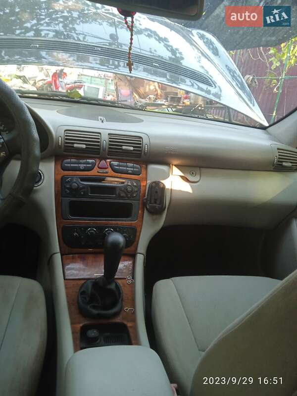 Универсал Mercedes-Benz C-Class 2002 в Овидиополе