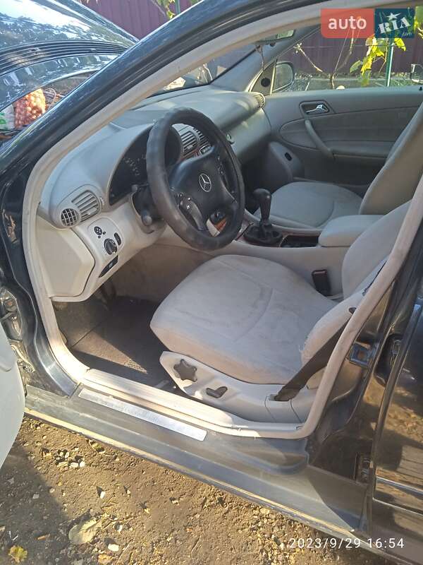 Универсал Mercedes-Benz C-Class 2002 в Овидиополе