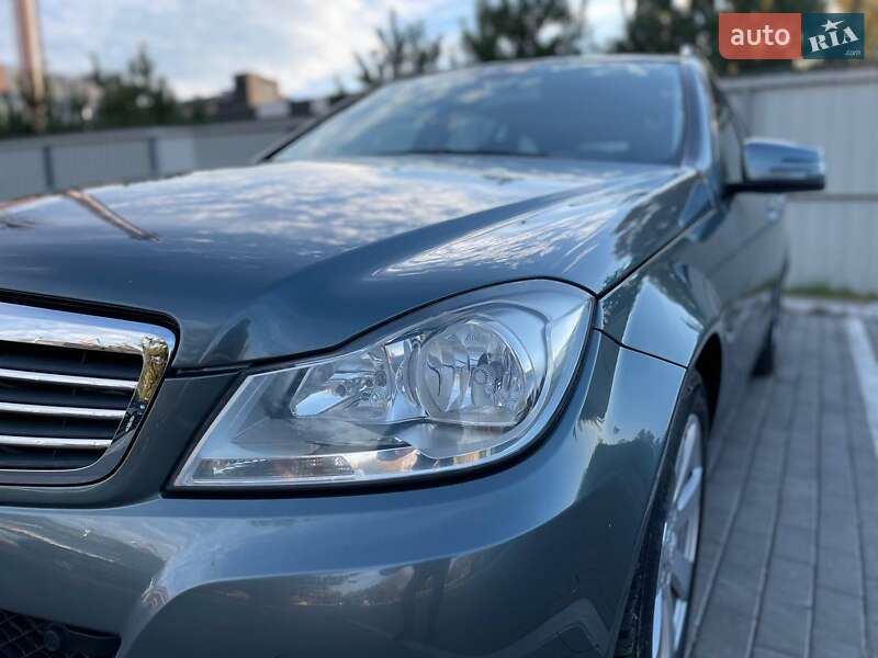 Універсал Mercedes-Benz C-Class 2011 в Луцьку