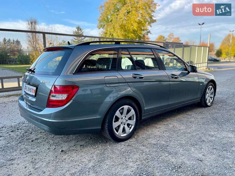 Універсал Mercedes-Benz C-Class 2011 в Луцьку