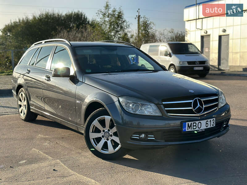 Універсал Mercedes-Benz C-Class 2010 в Львові
