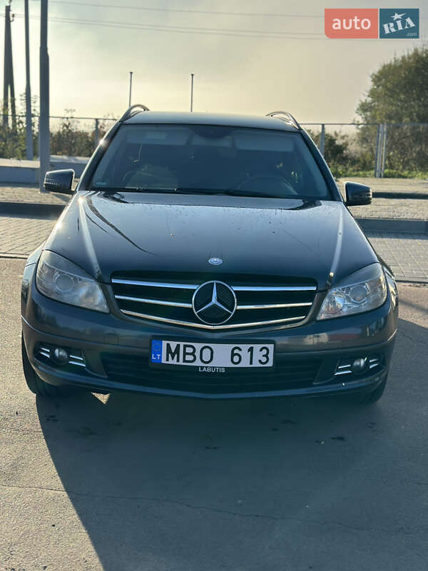 Універсал Mercedes-Benz C-Class 2010 в Львові