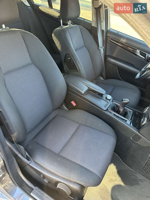 Універсал Mercedes-Benz C-Class 2010 в Львові