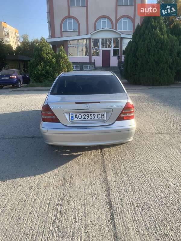 Седан Mercedes-Benz C-Class 2004 в Ужгороде
