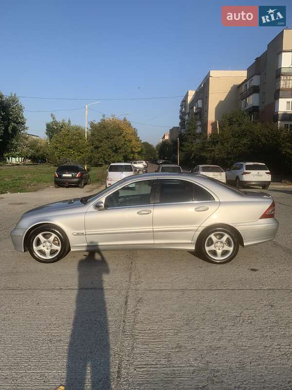Седан Mercedes-Benz C-Class 2004 в Ужгороде