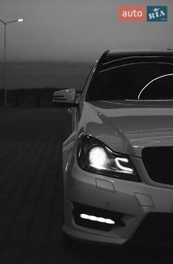 Седан Mercedes-Benz C-Class 2011 в 