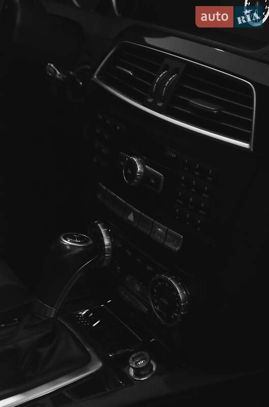 Седан Mercedes-Benz C-Class 2011 в Коростышеве фото 24 Седан Mercedes-Benz C-Class 2011 в Коростышеве