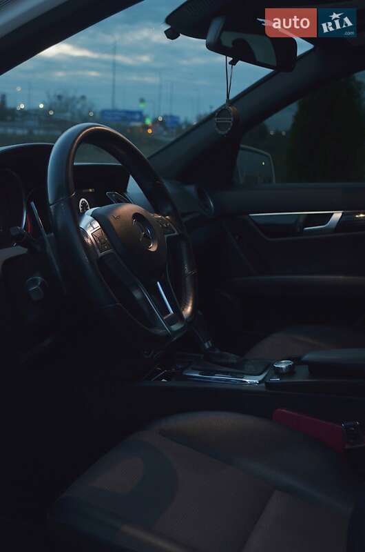 Седан Mercedes-Benz C-Class 2011 в Коростышеве фото 22 Седан Mercedes-Benz C-Class 2011 в Коростышеве
