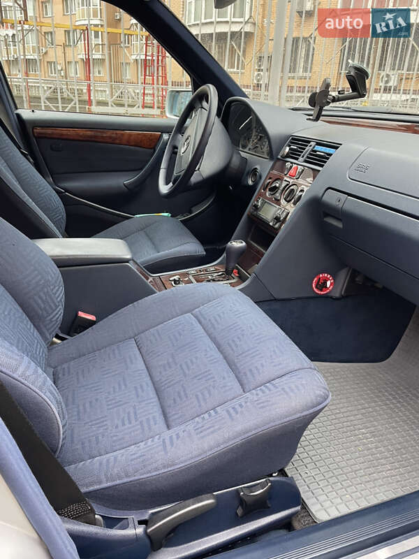 Седан Mercedes-Benz C-Class 1998 в Киеве