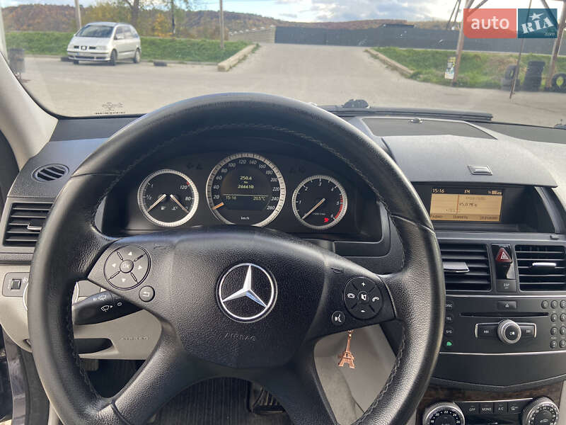 Седан Mercedes-Benz C-Class 2007 в Надвірній фото 19 Седан Mercedes-Benz C-Class 2007 в Надвірній