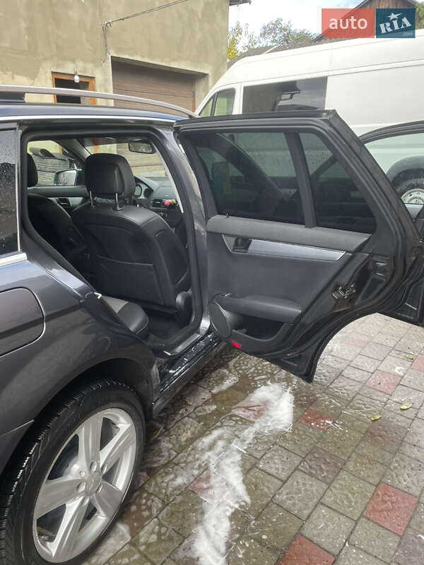 Универсал Mercedes-Benz C-Class 2008 в Сваляве