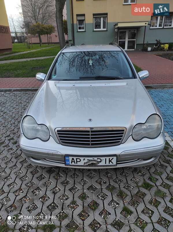 Mercedes-Benz C-Class 2004